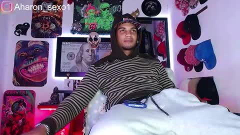 Snapshot of aharon_sexo1 chatting on 02.23.25 Aharon Zamora online show from 02.23.25