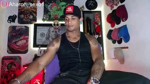 Snapshot of aharon_sexo1 chatting on 02.26.25 Aharon Zamora online show from 02.26.25