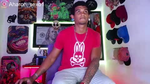 Snapshot of aharon_sexo1 chatting on 03.01.25 Aharon Zamora online show from 03.01.25