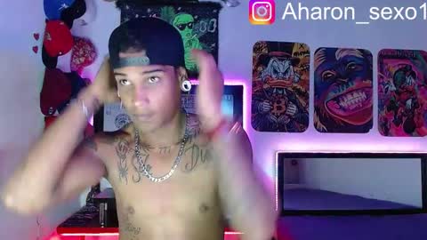 Snapshot of aharon_sexo1 chatting on 03.08.25 Aharon Zamora online show from 03.08.25