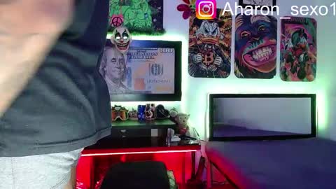Snapshot of aharon_sexo1 chatting on 03.09.25 Aharon Zamora online show from 03.09.25