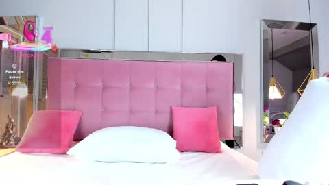 Snapshot of ahincale chatting on 10.03.25 AHINOA online show from 10.03.25