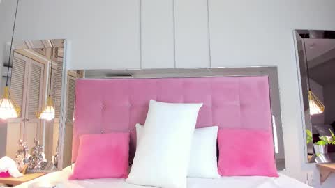 Snapshot of ahincale chatting on 10.17.25 AHINOA online show from 10.17.25