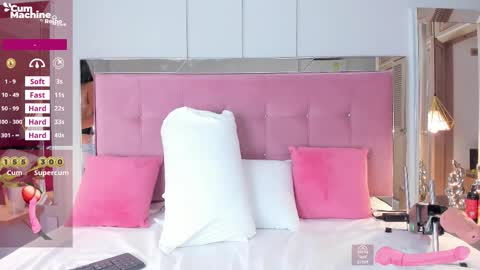 Snapshot of ahincale chatting on 11.10.25 AHINOA online show from 11.10.25