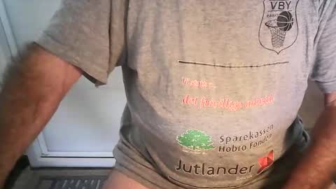 Snapshot of ahmole chatting on 11.02.25 Ole online show from 11.02.25