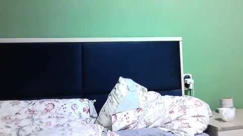 Snapshot of ahotkitty18 chatting on 12.20.24 Selena online show from 12.20.24