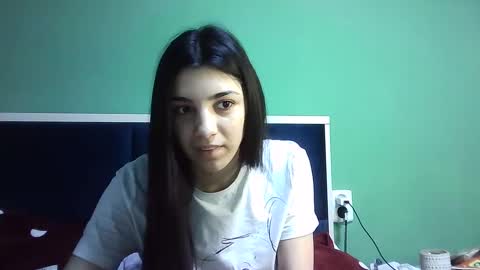 Snapshot of ahotkitty18 chatting on 12.28.24 Selena online show from 12.28.24