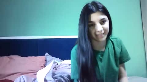 Snapshot of ahotkitty18 chatting on 01.02.25 Selena online show from 01.02.25