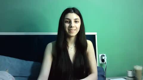 Snapshot of ahotkitty18 chatting on 01.10.25 Selena online show from 01.10.25