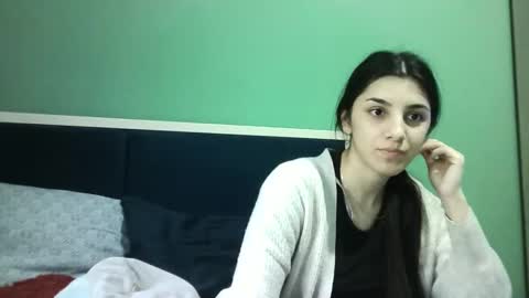 Snapshot of ahotkitty18 chatting on 02.15.25 Selena online show from 02.15.25