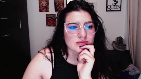 Ahriana Bluff online show from 02.11.25