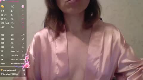 Snapshot of ahtena chatting on 03.10.25 Ahtena online show from 03.10.25