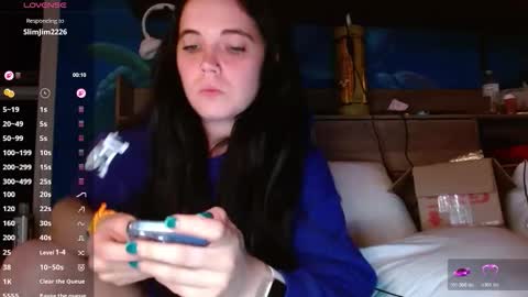 Snapshot of ahungkittykat chatting on 04.28.26 Kat online show from 04.28.26