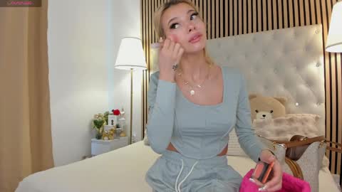 Sarah online show from 04.15.26