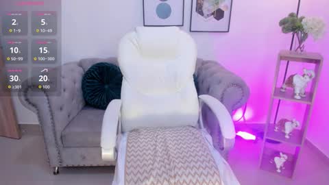 AIDA ADAMS online show from 11.25.25