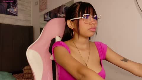 Snapshot of aida_princess chatting on 10.09.25 Aida online show from 10.09.25