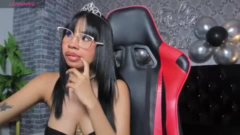 Snapshot of aida_princess chatting on 11.15.25 Aida online show from 11.15.25