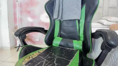 karoline  online show from 11.26.25