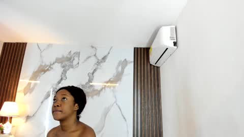 Snapshot of aidaadams chatting on 01.18.25 Aida online show from 01.18.25