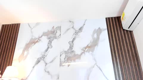 Snapshot of aidaadams chatting on 01.21.25 Aida online show from 01.21.25