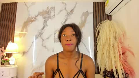 Snapshot of aidaadams chatting on 02.10.25 Aida online show from 02.10.25