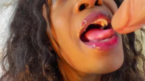 Snapshot of aidaadams chatting on 02.16.25 Aida online show from 02.16.25