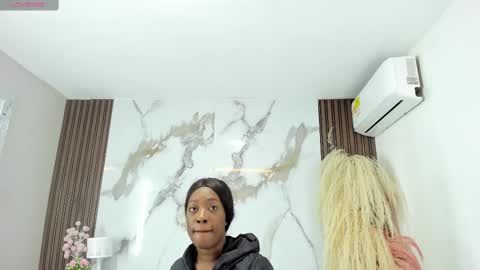 Snapshot of aidaadams chatting on 03.10.25 Aida online show from 03.10.25