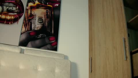 Snapshot of aidaadams chatting on 09.11.25 Aida online show from 09.11.25