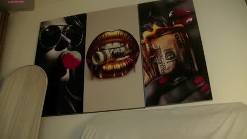 Snapshot of aidaadams chatting on 09.22.25 Aida online show from 09.22.25