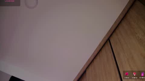 Snapshot of aidaadams chatting on 09.25.25 Aida online show from 09.25.25