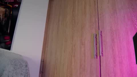 Snapshot of aidaadams chatting on 10.03.25 Aida online show from 10.03.25