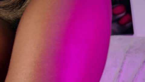 Snapshot of aidaadams chatting on 10.05.25 Aida online show from 10.05.25