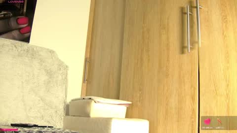 Snapshot of aidaadams chatting on 10.09.25 Aida online show from 10.09.25