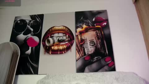 Snapshot of aidaadams chatting on 10.17.25 Aida online show from 10.17.25