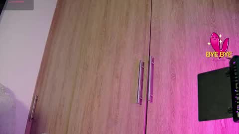 Snapshot of aidaadams chatting on 10.19.25 Aida online show from 10.19.25