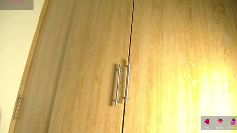 Snapshot of aidaadams chatting on 10.20.25 Aida online show from 10.20.25