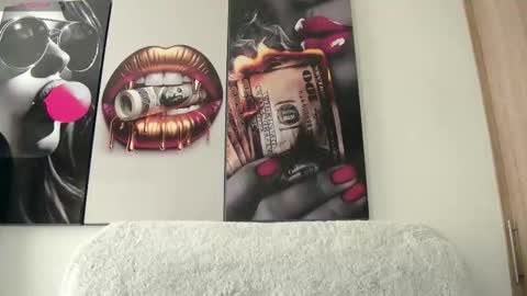 Snapshot of aidaadams chatting on 10.23.25 Aida online show from 10.23.25