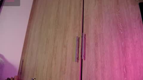 Snapshot of aidaadams chatting on 11.04.25 Aida online show from 11.04.25