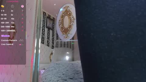 Snapshot of aidasina chatting on 10.18.25 aidasina online show from 10.18.25