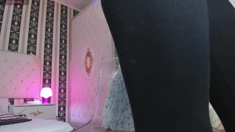 Snapshot of aidasina chatting on 10.26.25 aidasina online show from 10.26.25