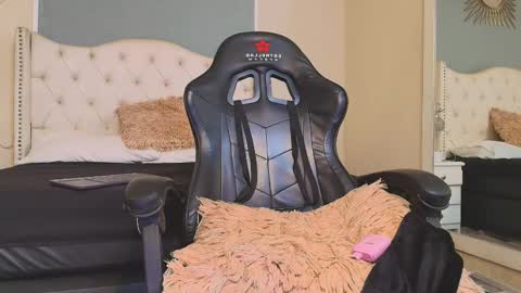 aiden_royce online show from 11.24.25