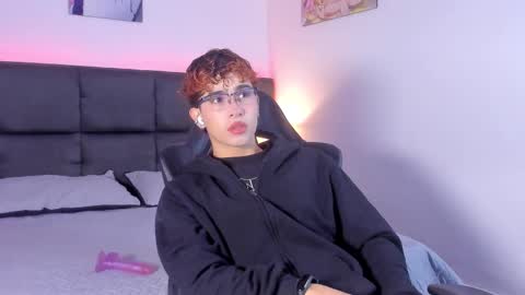 Aiden  online show from 10.11.25