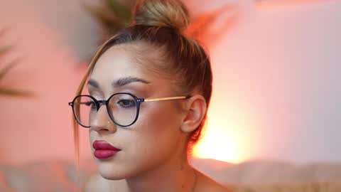 Snapshot of aileenaxa chatting on 10.14.25 Aileen online show from 10.14.25