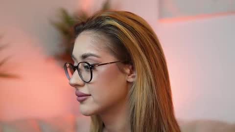 Snapshot of aileenaxa chatting on 10.21.25 Aileen online show from 10.21.25