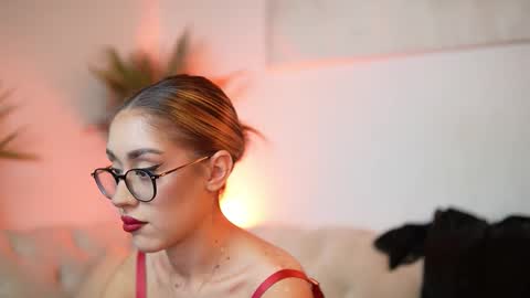 Snapshot of aileenaxa chatting on 10.29.25 Aileen online show from 10.29.25