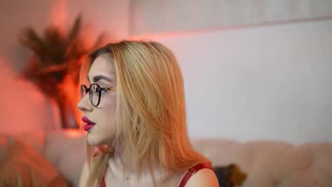 Snapshot of aileenaxa chatting on 02.01.26 Aileen online show from 02.01.26