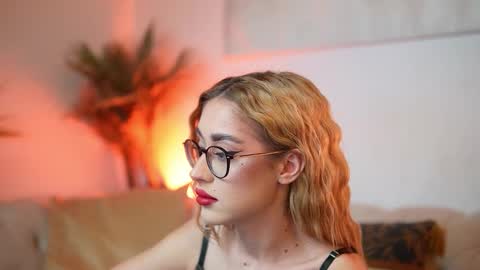 Snapshot of aileenaxa chatting on 02.06.26 Aileen online show from 02.06.26