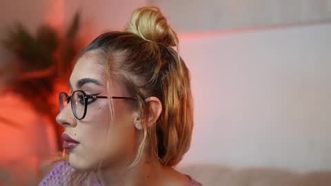 Snapshot of aileenaxa chatting on 02.22.26 Aileen online show from 02.22.26