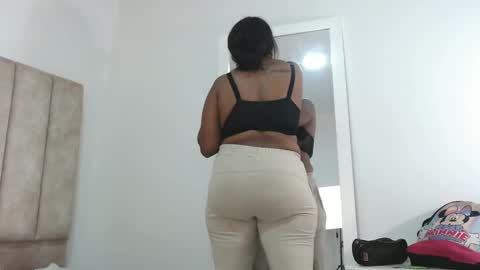 ailyndelosrios01 online show from 09.29.25