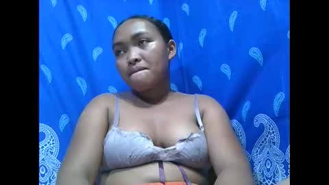 Snapshot of aimealdy chatting on 10.28.25 aimealdy online show from 10.28.25